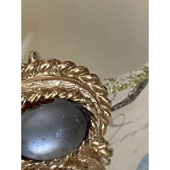 Vintage MCM Gold Tone Pink and Blue Clip On Earrings Sarah Coventry 1" Classic - Picture 10 of 16